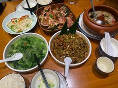 -老滇山寨•云南特色菜•地方菜•民族风情歌舞表演(金碧店)