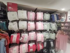 -优衣库(上海正大广场店)