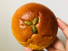 南瓜奶酪包-沁屋面包店(人民东路店)