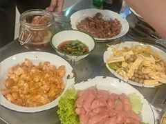 -马路牙子烧烤音乐酒馆(望京店)