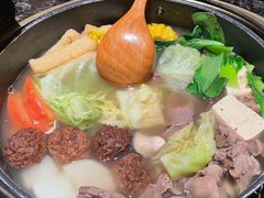 台南名物温体牛肉锅-老乾杯和牛烧肉(王府中环店)