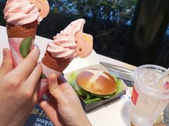 -麦当劳(展览路店)