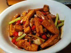 -洞庭土菜小炒馆(易发广场店)