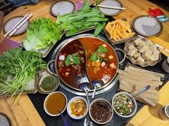 -顶顶汤火牛排火锅·经典铜锅涮肉