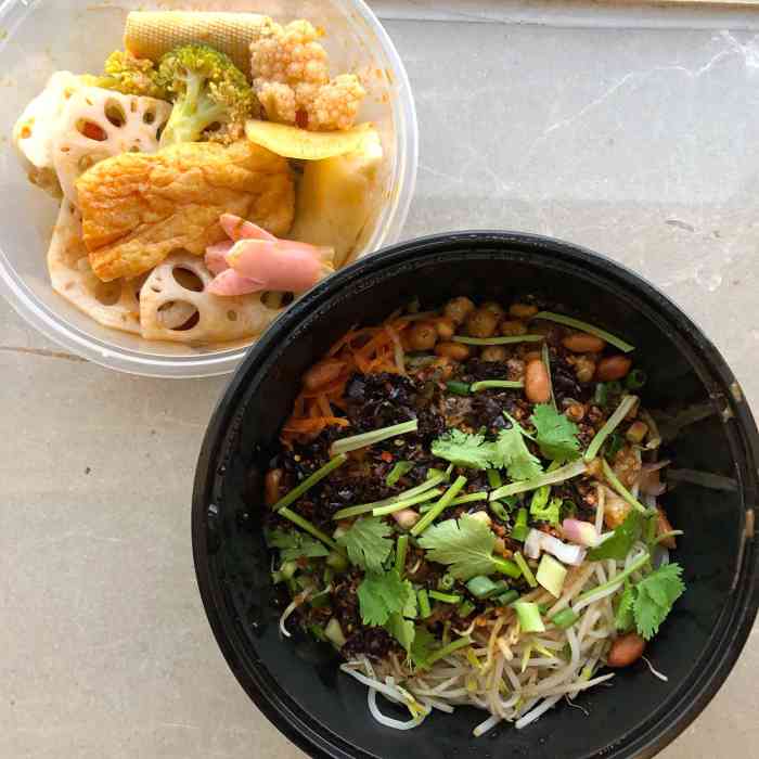 斗士重庆小面(云峰花园店)-"经常点这家的外卖,酸辣粉的,中辣够辣,份.