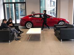 -TESLA 特斯拉(上海太古汇体验店)