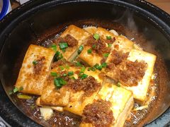 石锅海鲜酿豆腐-坛宗剁椒鱼头(河西王府井店)