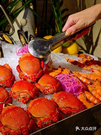 打卡洲际一楼的汉自助餐厅，五星