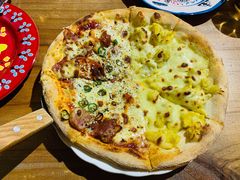 狂野拼榴莲披萨-盘炉forenza·云贵川融合小食堂 ( 钟楼中柳巷店)
