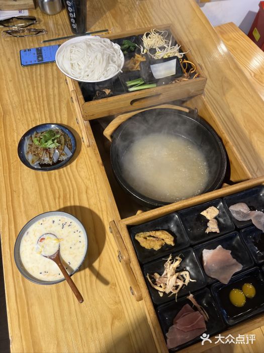 勺子米线·云南传统小吃市集(四方街店)图片