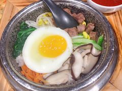 牛肉拌饭-明洞阿姨·韩式酱蟹烤肉·创意料理(三元桥店)