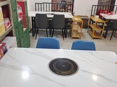 -毛辣果·贵州红酸汤牛肉火锅(西单店)