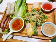 东南亚风味小吃拼盘-越弥越南传统美食馆