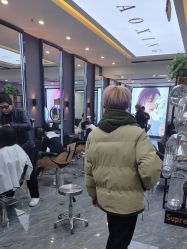 -藤野造型烫染·漂发