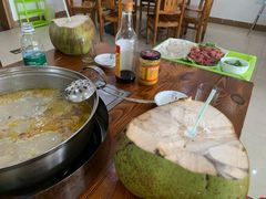 -15年老字号鑫鑫猪肚鸡·椰子鸡海南火锅(兴隆华侨农场店)