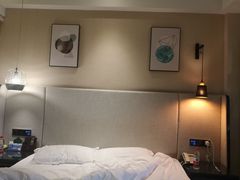 -红方格精致酒店(泸州金融中心万象汇店)