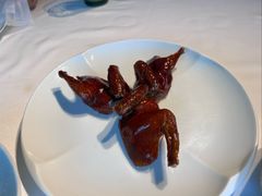 脆皮妙龄鸽-荣轩(新荣记环球金融中心店)