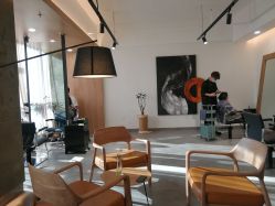 -C-18 SALON