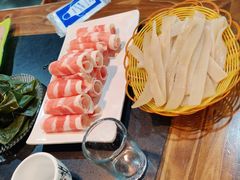 -何氏串串香火锅(翠亨店)
