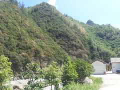 -安吉龙王山峡谷漂流