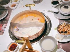-洪氏嗨捞·广东猪肚鸡·椰子鸡火锅(西咸万象城店)