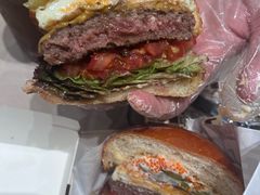 柠香蟹籽牛肉堡-JPG canteen(广州乐峰广场店)