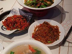 -阿瓦山寨·湘菜现炒·剁椒鱼头王(咸阳总店)