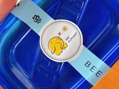 -蜜蜂小象·榴莲千层蛋糕(时代汇11栋店)