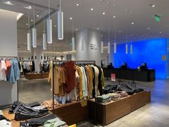 -URBAN REVIVO(西安Momopark店)