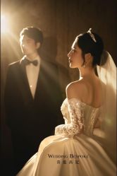 -喜爱高定婚纱摄影