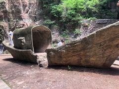 -龙潭大峡谷