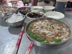 -正宗杨记普洱酸醋米线(总店)