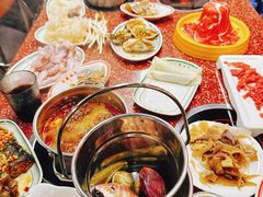 -四囍码头海鲜烧烤自助火锅(外滩南京东路悦荟广场店)