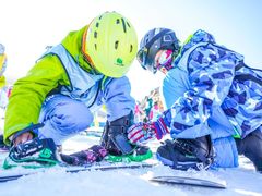 -石京龙滑雪场-停车场