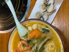 -老何家后安粉·糟粕醋海鲜火锅(三亚湾椰梦长廊店)