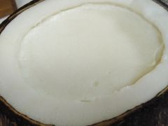 -志龙皇冠吃货椰子铺