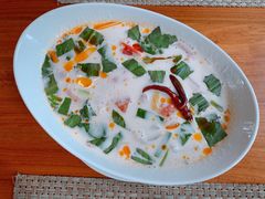 -Chom Cafe and Restaurant