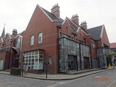 -钟书阁(松江泰晤士小镇店)