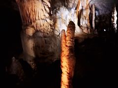 -波斯托伊纳溶洞