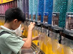-m豆巧克力世界(上海世茂广场店)