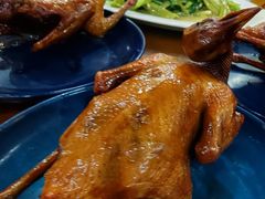 招牌妙龄乳鸽-煲煲掂风味煲仔饭餐厅(西区店)