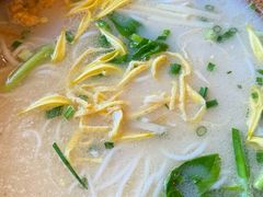 过桥米线-翠湖六号全日制西餐厅(翠湖宾馆店)