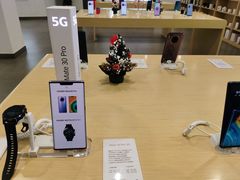 -华为授权体验店(万航渡路)