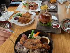 -LENBACH兰巴赫西餐啤酒坊(大连东港店)