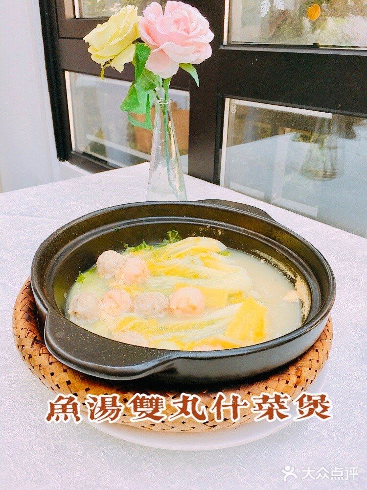 阳光房有景观位，很适合小聚或宴请