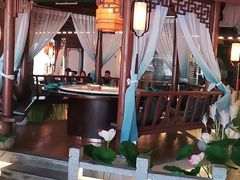 -荷塘秋月·本帮江浙菜(国权路店)