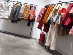 -URBAN REVIVO(上海中庚漫游城店)