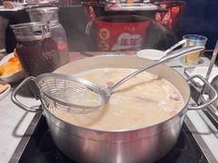 -尚尚仙·酸汤猪手·猪肚鸡火锅(华联万柳购物中心店)