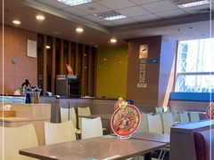 大堂-灵芝妹子海鲜米线(香炉礁山姆店)