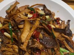 -关东小磨东北菜(上海长风大悦城店)